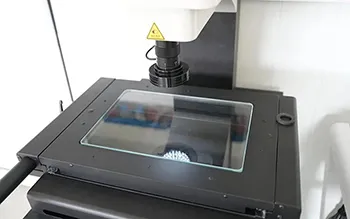 01-Magnet-Image-Measuring-Instrument